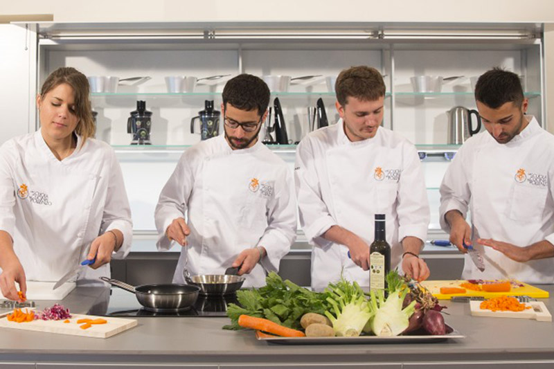 we-support-the-formation-of-gastronomes-at-pollenzo-university